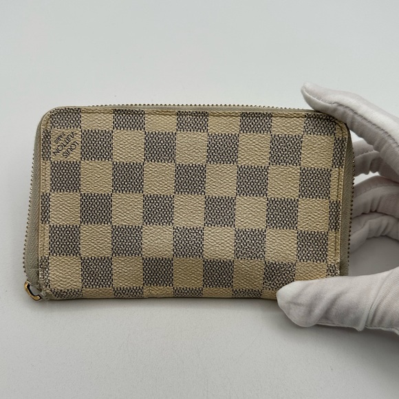 Louis Vuitton Damier Zip Around Wallet - Picture 1 of 13